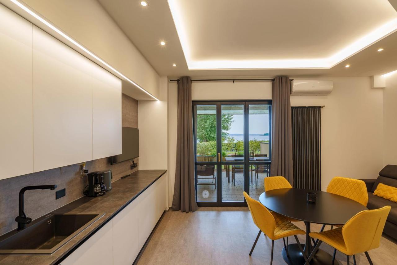 Lakeview Apartment Primea Сирмионе Экстерьер фото